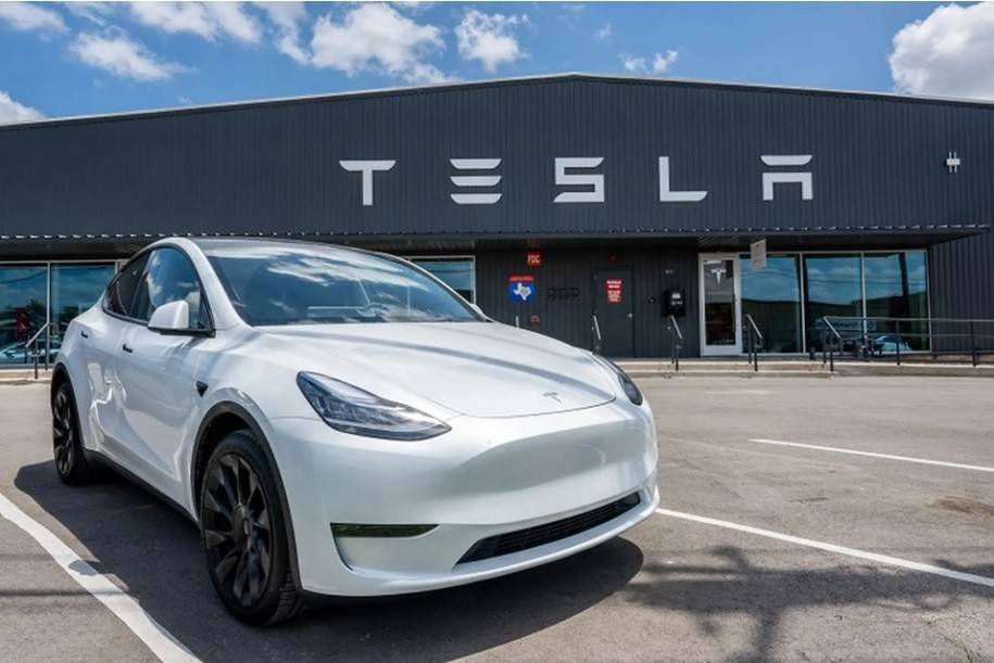 Xe điện Tesla ở Việt Nam đang dần trở thành chủ đề nóng, thu hút sự quan tâm lớn từ người tiêu dùng và giới yêu công nghệ. Với thiết kế độc đáo, công nghệ tiên tiến và hiệu suất vượt trội, những chiếc xe từ gã khổng lồ Tesla không chỉ là phương tiện đi lại mà còn là biểu tượng của tương lai xanh. Xe điện Tesla ở Việt Nam đang dần trở thành chủ đề nóng, thu hút sự quan tâm lớn từ người tiêu dùng và giới yêu công nghệ. Với thiết kế độc đáo, công nghệ tiên tiến và hiệu suất vượt trội, những chiếc xe từ gã khổng lồ Tesla không chỉ là phương tiện đi lại mà còn là biểu tượng của tương lai xanh.